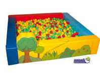Piscina de bolas de 2x2 m decorada arbol